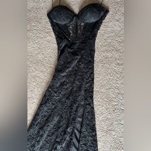 Elegant Black Lace Maxi Dress